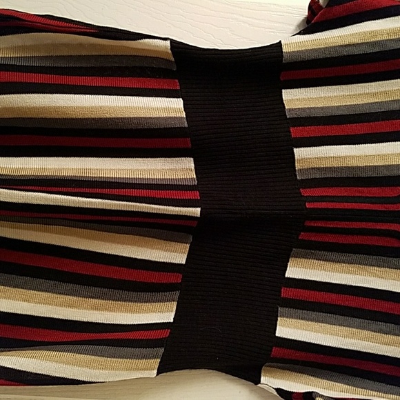 Multicolor short sleeved top - Picture 3 of 6